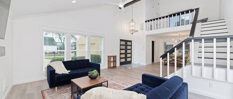 المنشأة من الداخل