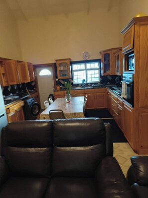 Interior - Sea View Guest House  Apt (Kingstown)