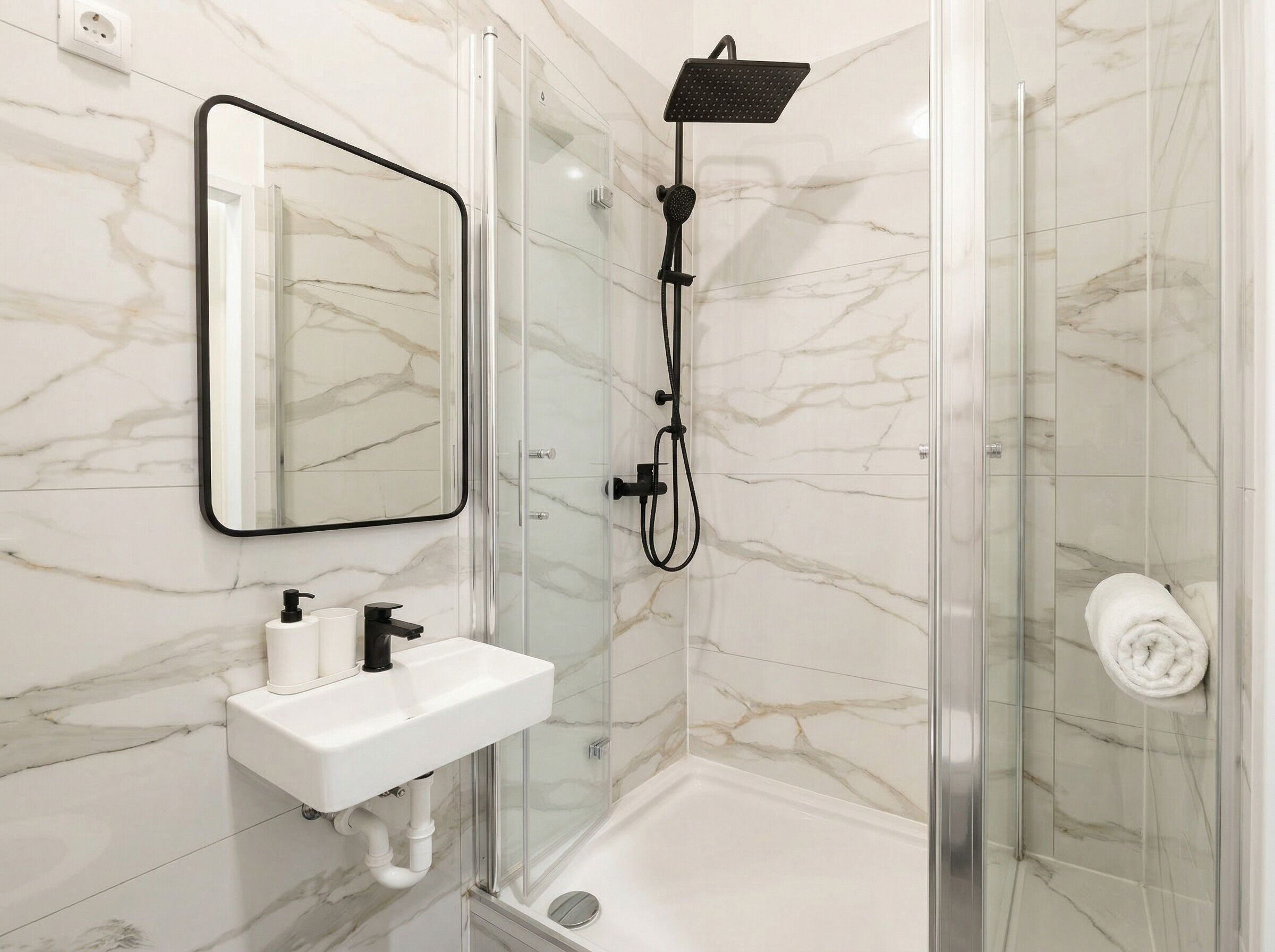 Classic-Apartment | Badezimmer | Dusche, kostenlose Toilettenartikel, Haartrockner, Handtücher