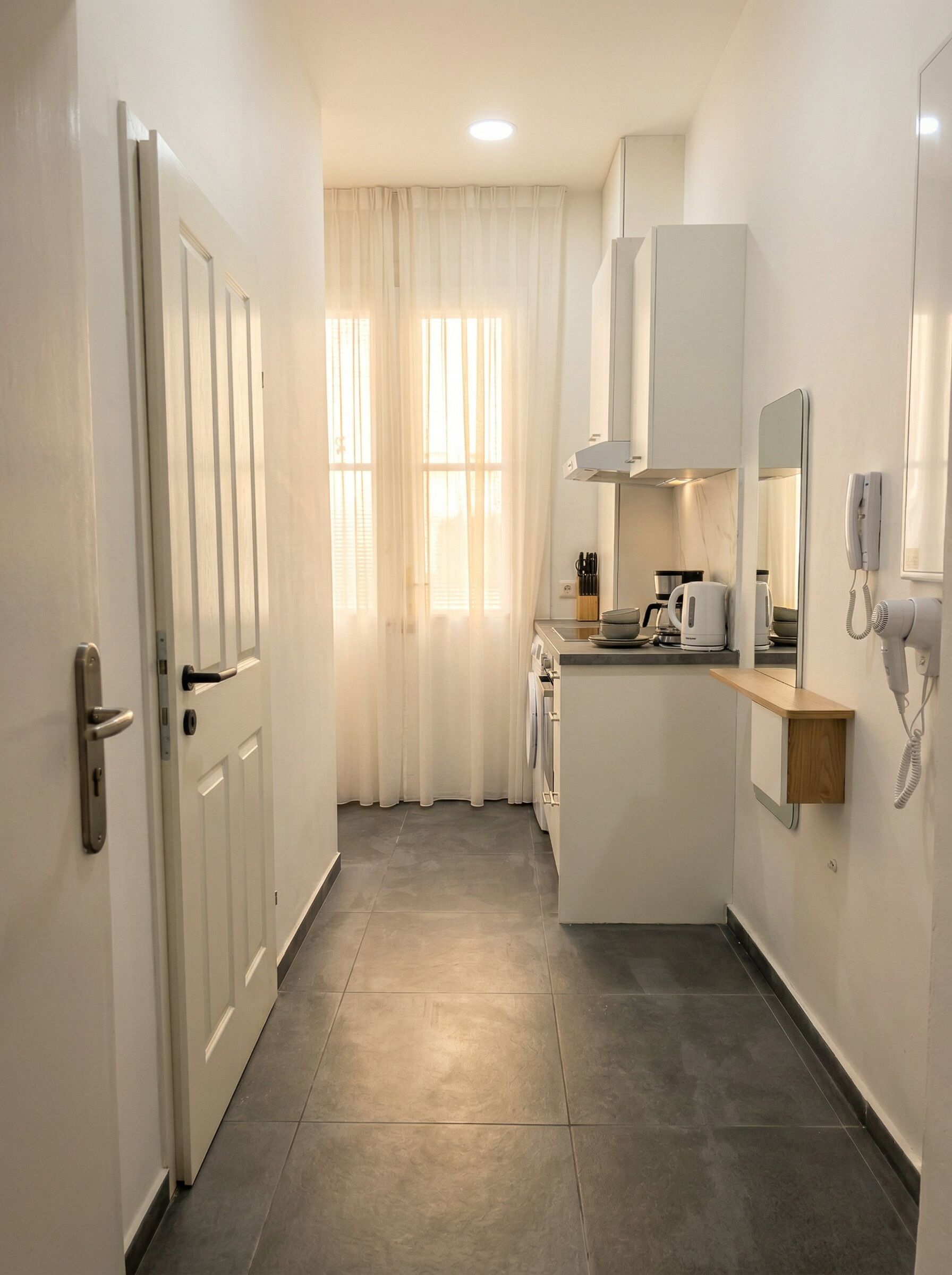 Classic-Apartment | Eigene Küche | Kühlschrank, Ofen, Herdplatte, Wasserkocher