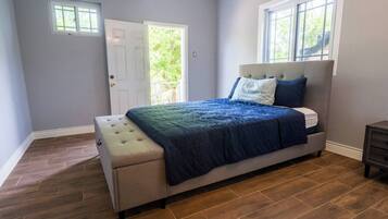 Tabla de planchar con plancha, Internet, ropa de cama