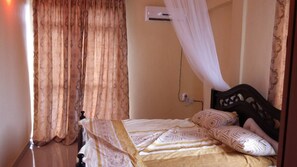 2 Schlafzimmer, Bügeleisen/Bügelbrett, Internetzugang, Bettwäsche