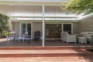 Outdoor dining - Saltwater ~ Cozy sanctuary by the sea (Bendalong)