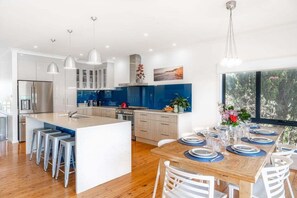 Private kitchen - Saltwater ~ Cozy sanctuary by the sea (Bendalong)