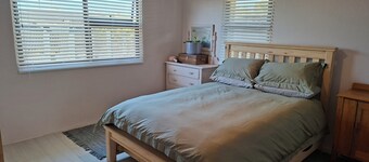 Tranquil and cosy 2-bedroom cottage in Moorreesburg with farm views