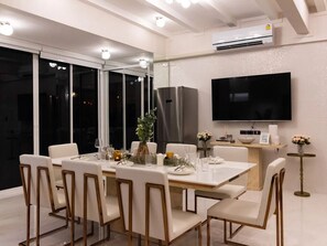 Villa Luxe, balcon | Restauration