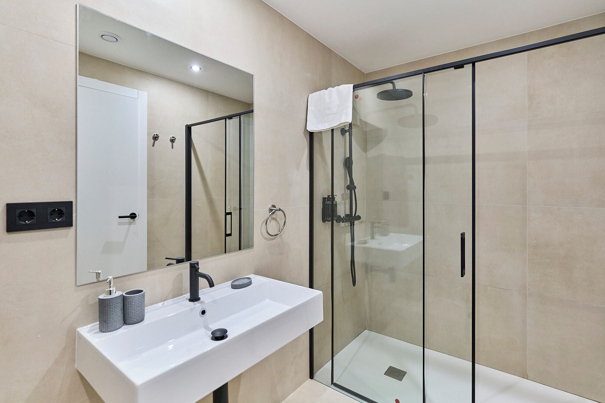 Shower, free toiletries, hair dryer, towels