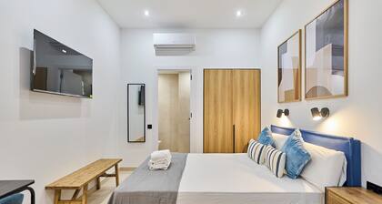 Sant Adrià Urban Suites by gaiarooms