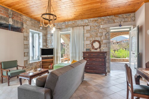Maison en pierre authentique d’Angelina : vie de village près de Kalamata