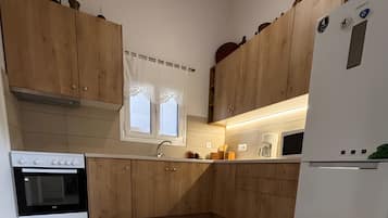 冰箱、微波炉、烤箱、炉灶