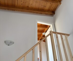 Interior - Angelina's Cute House: Sea View, Wi-Fi & Air Conditioning (Νεάπολη)