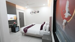 Deluxe Room | Free WiFi - Hotel Flamount Hitech City (Hyderabad)