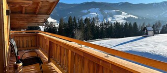 Leogang: apartment with mountain views