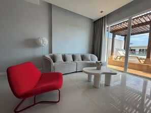 Living area - Two-Bedroom Apartment with Private Pool & Sea View (ตำบล หนองทะเล)