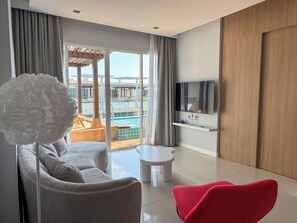 Living area - Two-Bedroom Apartment with Private Pool & Sea View (ตำบล หนองทะเล)