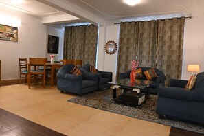 36-inch flat-screen TV with cable channels - Sylvan Woods Cottage (Manali)