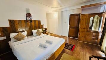 Espacio para trabajar con laptop, camas extra y wifi gratis