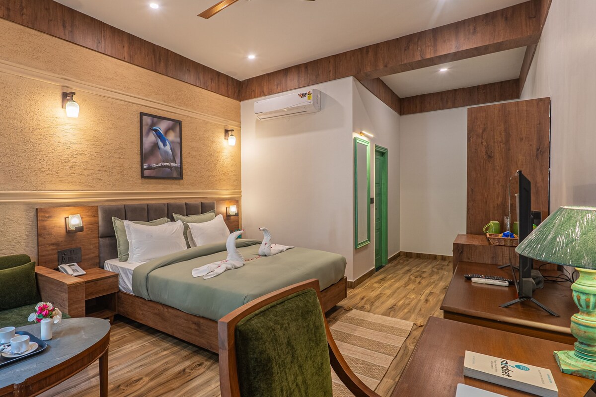 3 Bedroom Villa with Private sit out | WiFi (free), bed sheets