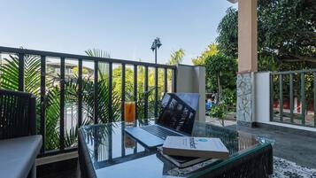 Deluxe Room, Garden View | Property grounds