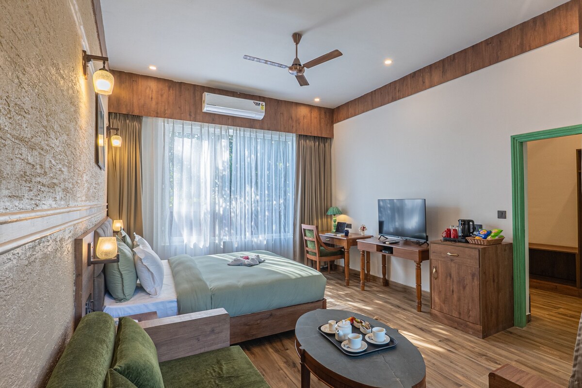 Junior Suite with Balcony | WiFi (free), bed sheets