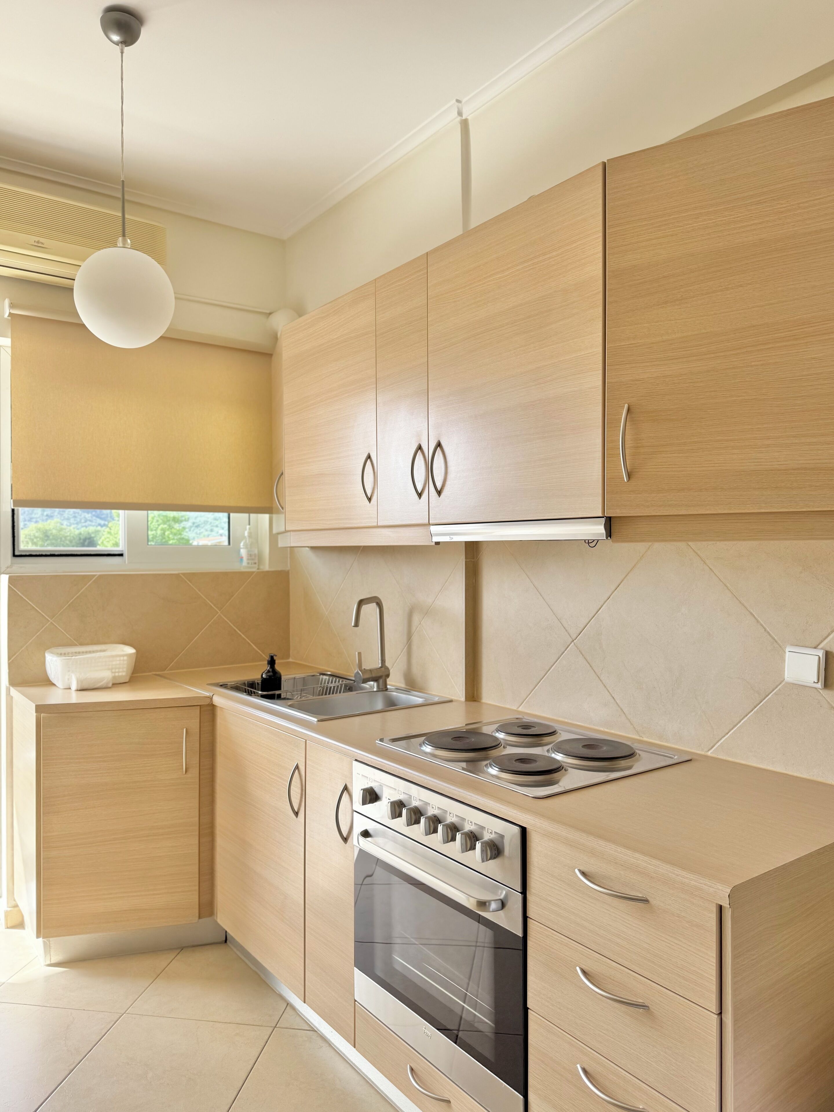 Fridge, oven, stovetop, highchair