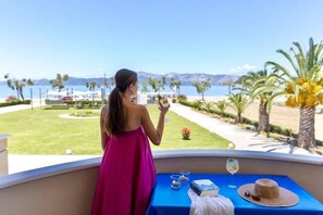 Outdoor dining - Apolonio Pefki Evia (Istiaia-Aidipsos)