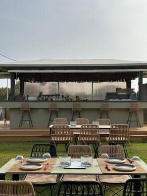 Outdoor dining - Apolonio Pefki Evia (Pefki)