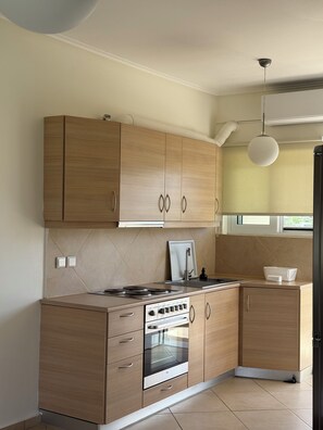 Superior Suite | Private kitchen | Fridge, oven, stovetop, highchair - Apolonio Pefki Evia (Pefki)