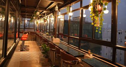 Hotel Flamount Arka Studios