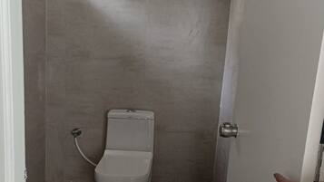 Towels, soap, shampoo, toilet paper