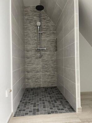 Bathroom - LE DOUX REFUGE (Esquay-sur-Seulles)