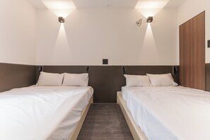 Iron/ironing board, free WiFi - J nine Lodge (Seoul)