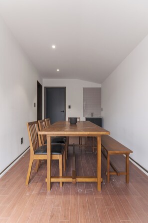 Studio Suite dành cho gia đình, quang cảnh thành phố | Khu ăn uống