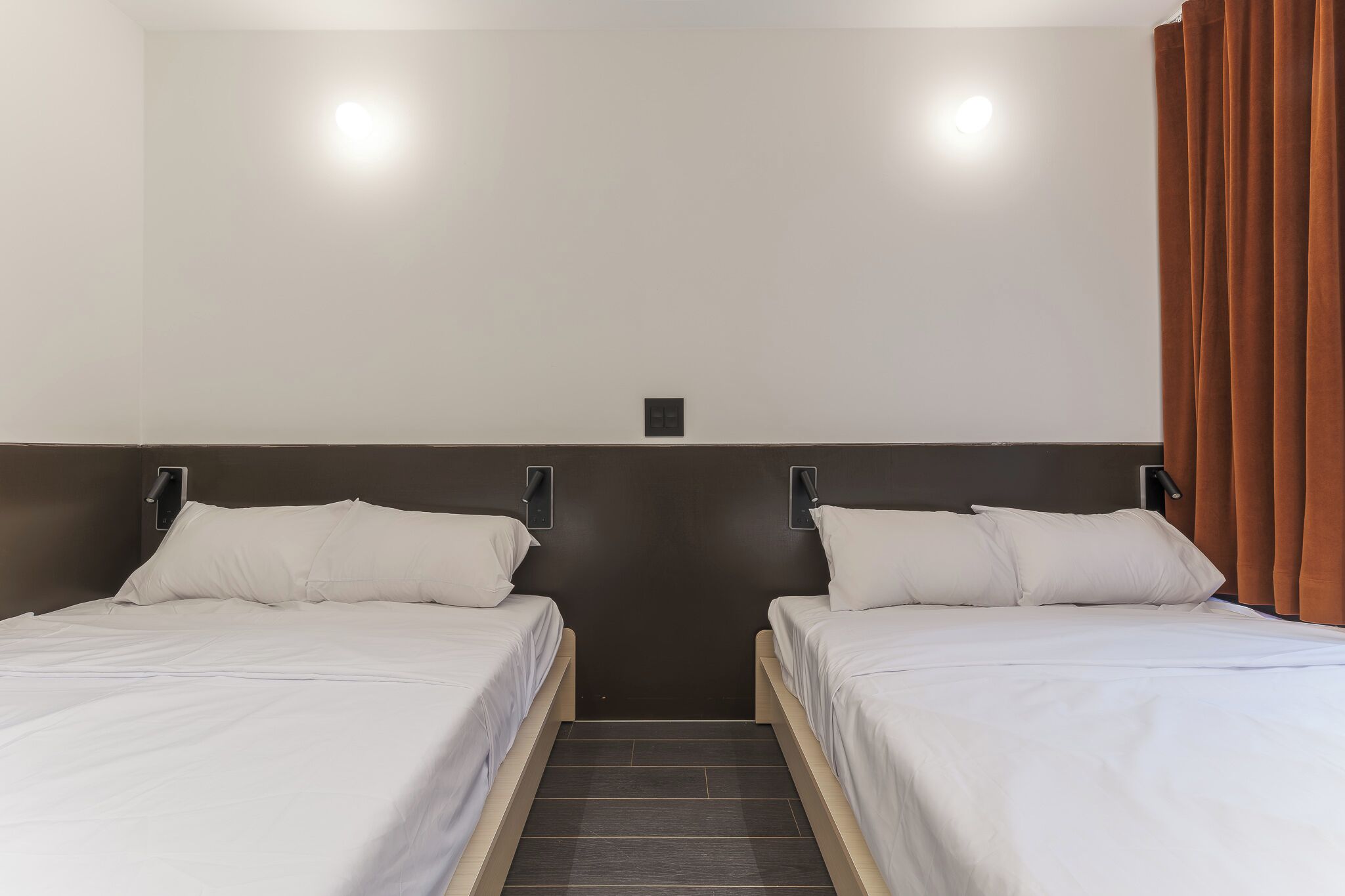 Family Studio Suite, City View | Seterika/papan seterika, Wi-fi percuma 