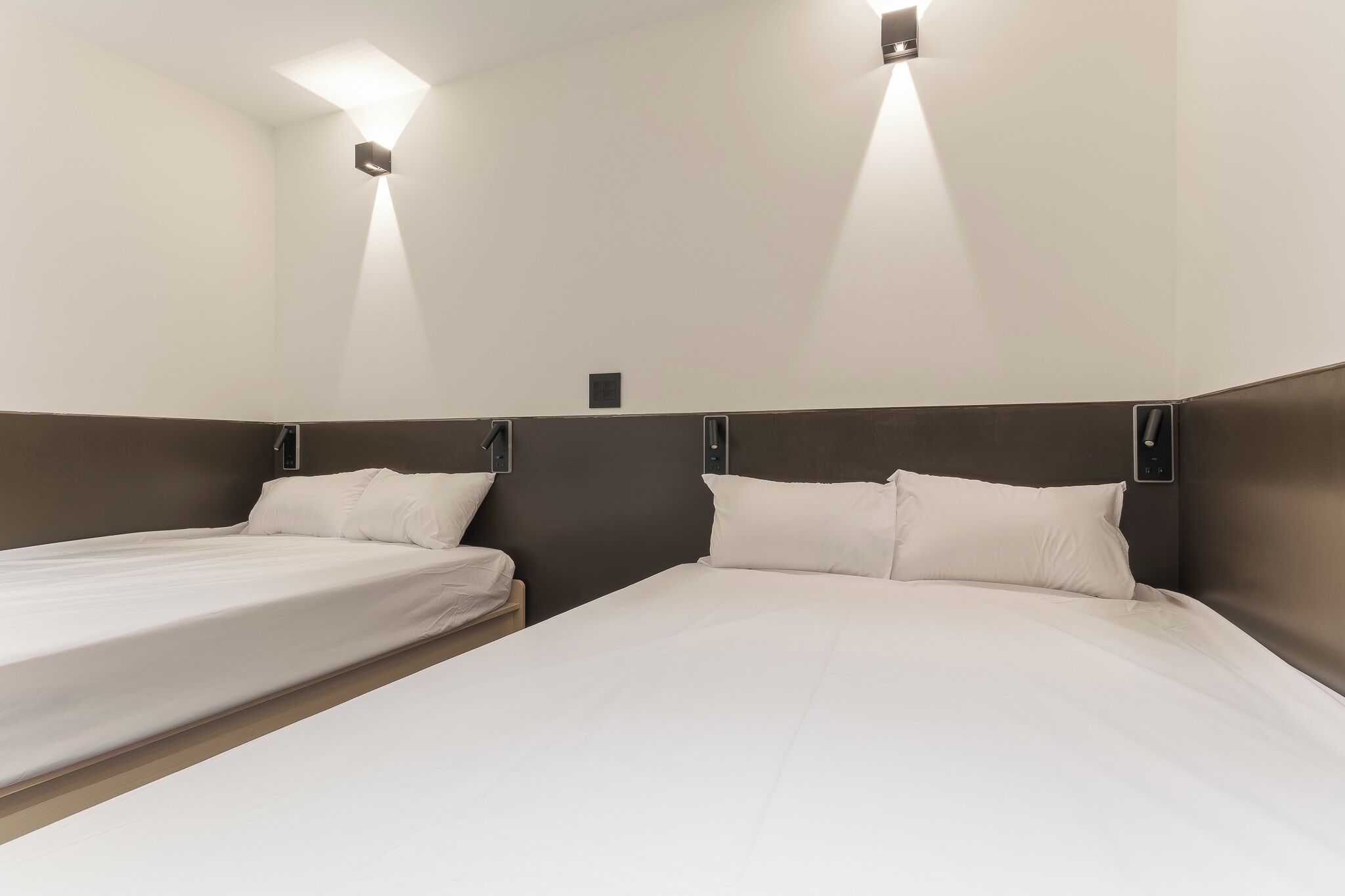 Familie studio suite, uitzicht op stad | Een strijkplank/strijkijzer, gratis wifi