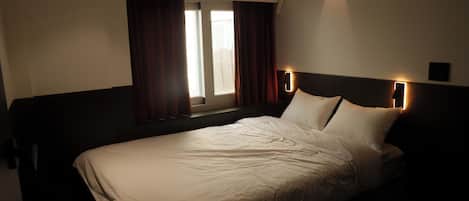 Family Studio Suite, City View