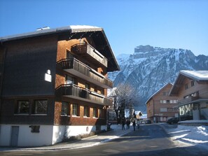 المنشأة من الخارج