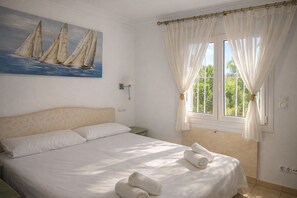 3 bedrooms, iron/ironing board, free WiFi, bed sheets - Anacasa Murillo Oliva Nova Golf MET CH1600 (Oliva)