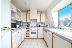 Apartment (Bright Two-Bed Flat in Covent Garden) | Private kitchen - Bright Two-bed Flat in Covent Garden (London)