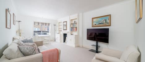 LĂ€genhet (Bright Two-Bed Flat in Covent Garden) | Vardagsrum