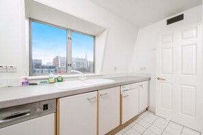 Apartment (Bright Two-Bed Flat in Covent Garden) | Private kitchen - Bright Two-bed Flat in Covent Garden (London)