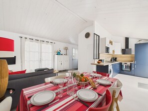 Dining - House for 4 adults 2 children, 30m from the sea (Noirmoutier-en-l´Ile)