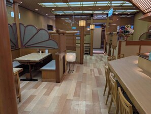 Dining - kanonji Grand hotel (kanonjisi sakamototyou)