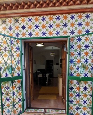 Exterior detail - YellowBlue (Alghero)