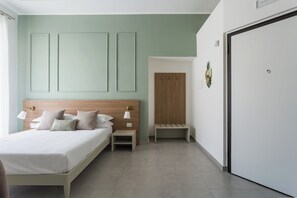 デスク、ノートパソコン用作業スペース、WiFi (無料)