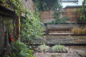House | Property grounds - The Architect's House (London)