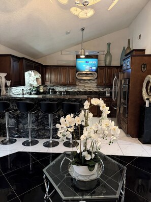 微波爐、焗爐、洗碗機