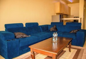 Living area - Elegant Stay near two rivers mall, Ruaka. (Ruaka)