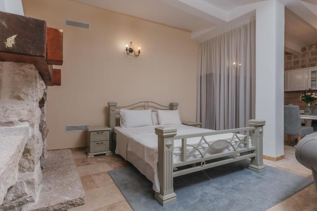 Studio | In-room safe, blackout drapes, iron/ironing board, free WiFi