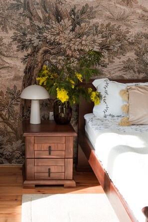 Suite estándar, patio, vistas al mar | Caja fuerte, decoración individual, mobiliario individual